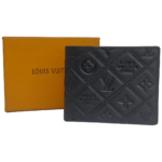 محفظة Louis Vuitton الجلدية الفاخرة