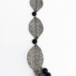 ⁦عقد "أوراق الشجر" الفضي⁩ - الصورة ⁦3⁩